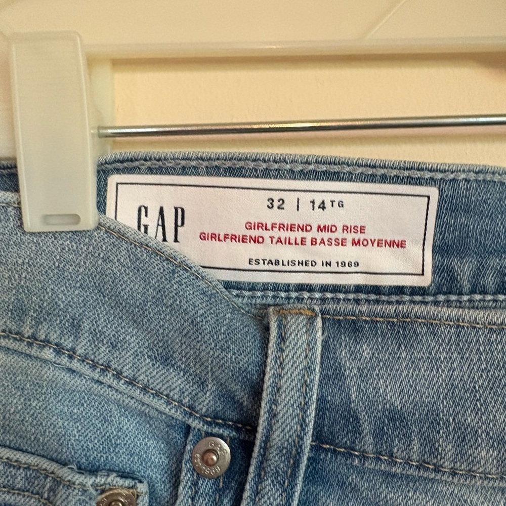 Hand Embroidered Flames Hem Jeans ❤️‍🔥 - Picture 8 of 8